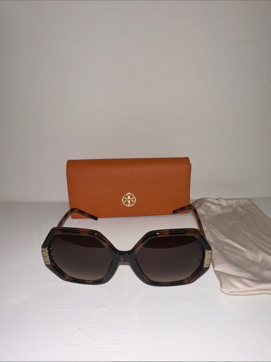 Tory Burch Accessories - Tory Burch Brown Tortoiseshell Sunglasses with Gold Accents and Tan Case